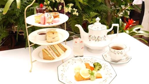 <Web割対象商品>【キングツアーバス旅】【WEB】本格英国庭園で過ごす一日 蓼科高原バラクライングリッシュガーデン英国園芸の祭典「34th蓼科バラクラフラワーショー」〔新宿・調布発〕2